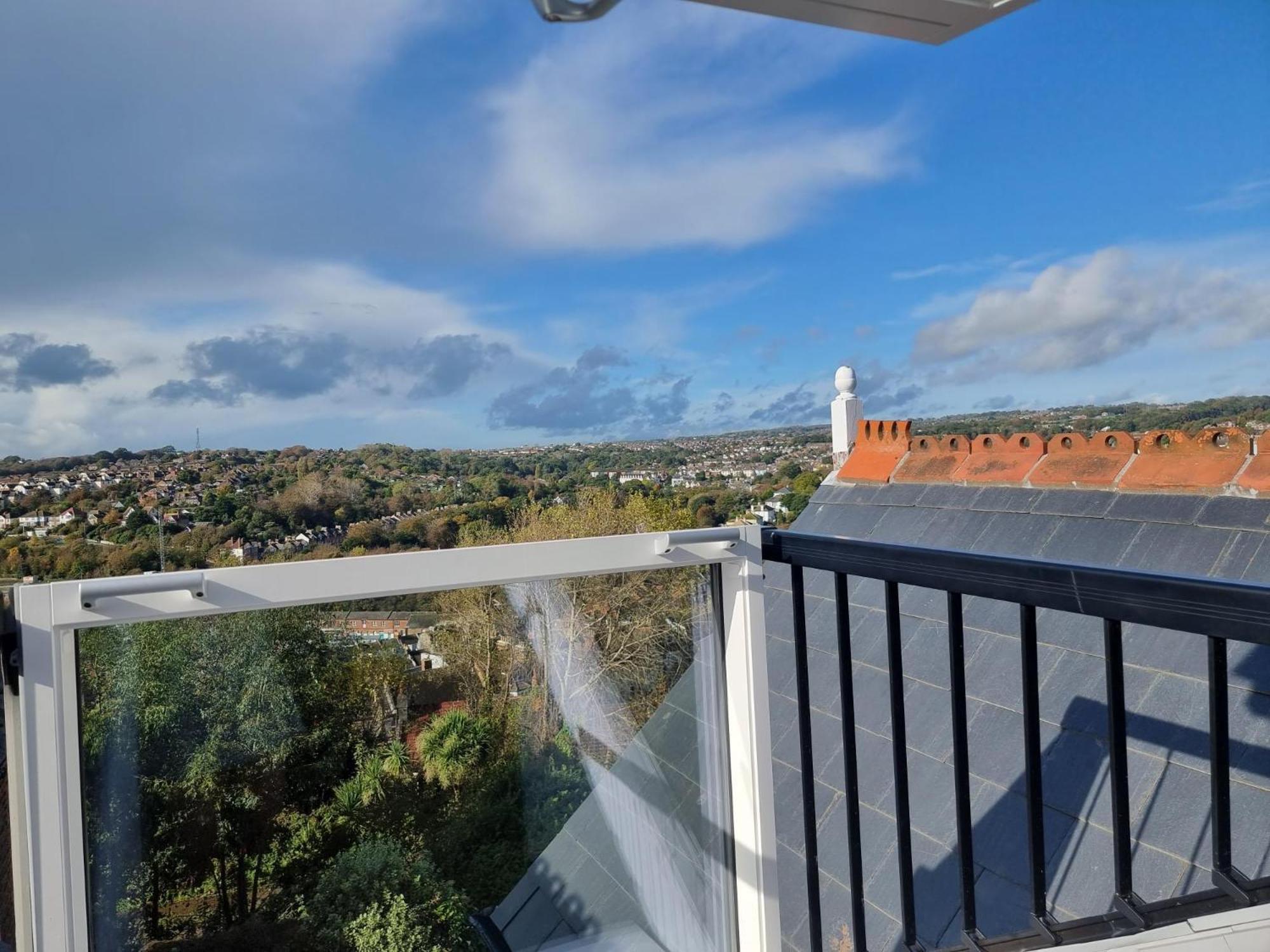 West Hill Retreat Seaview Balcony Chic Loft Studio & Free Parking Hastings Exterior foto